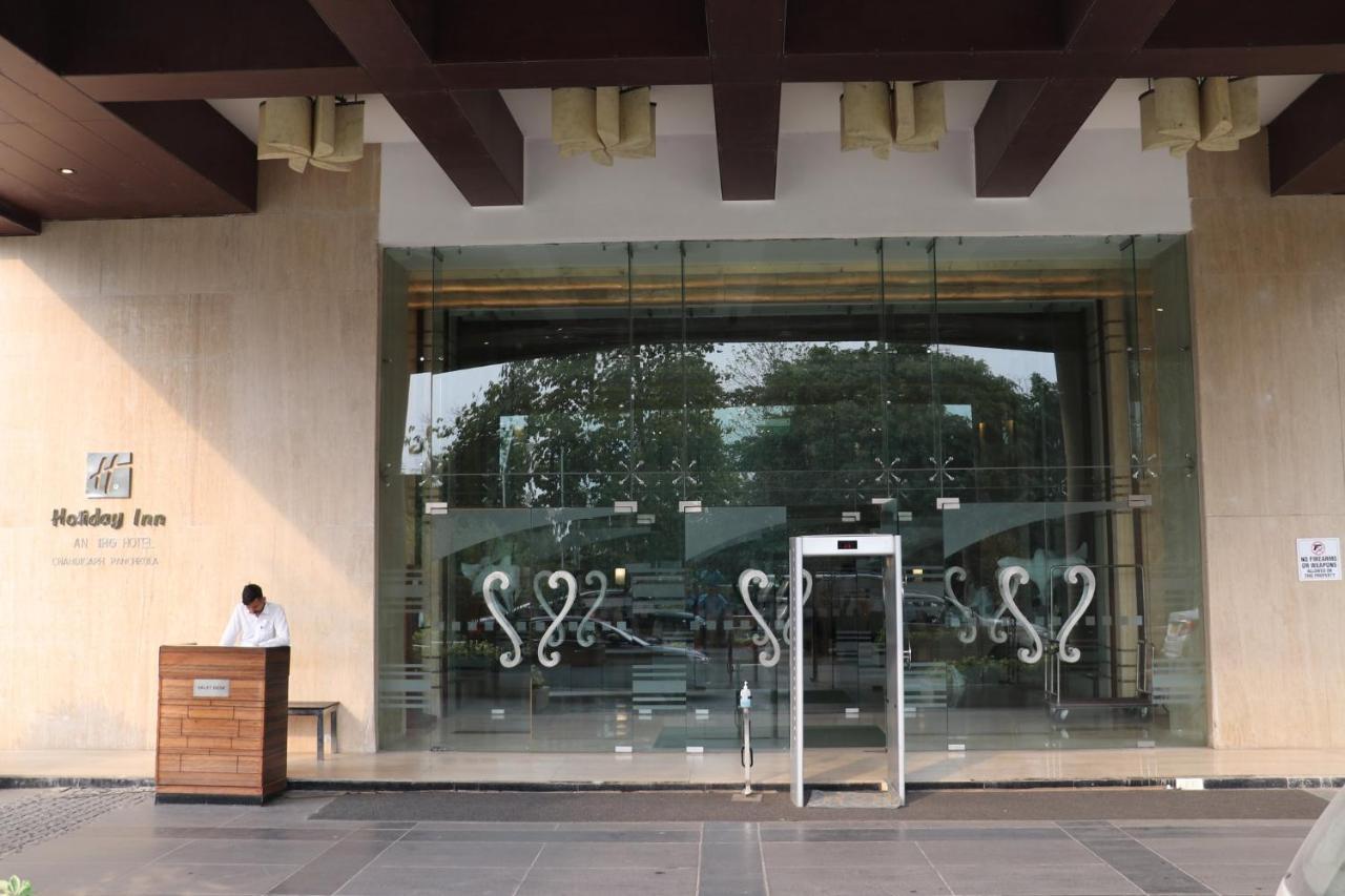 Holiday Inn Chandigarh Panchkula, An Ihg Hotel Eksteriør billede The S Chandrasekhar Auditorium at the Indian Institute of Science