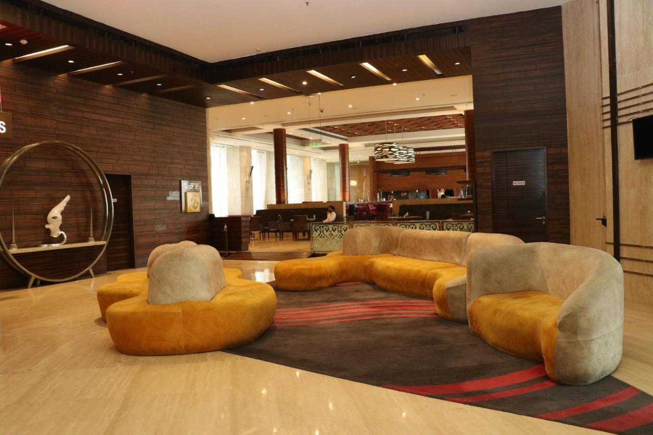 Holiday Inn Chandigarh Panchkula, An Ihg Hotel Eksteriør billede The lobby of the hotel