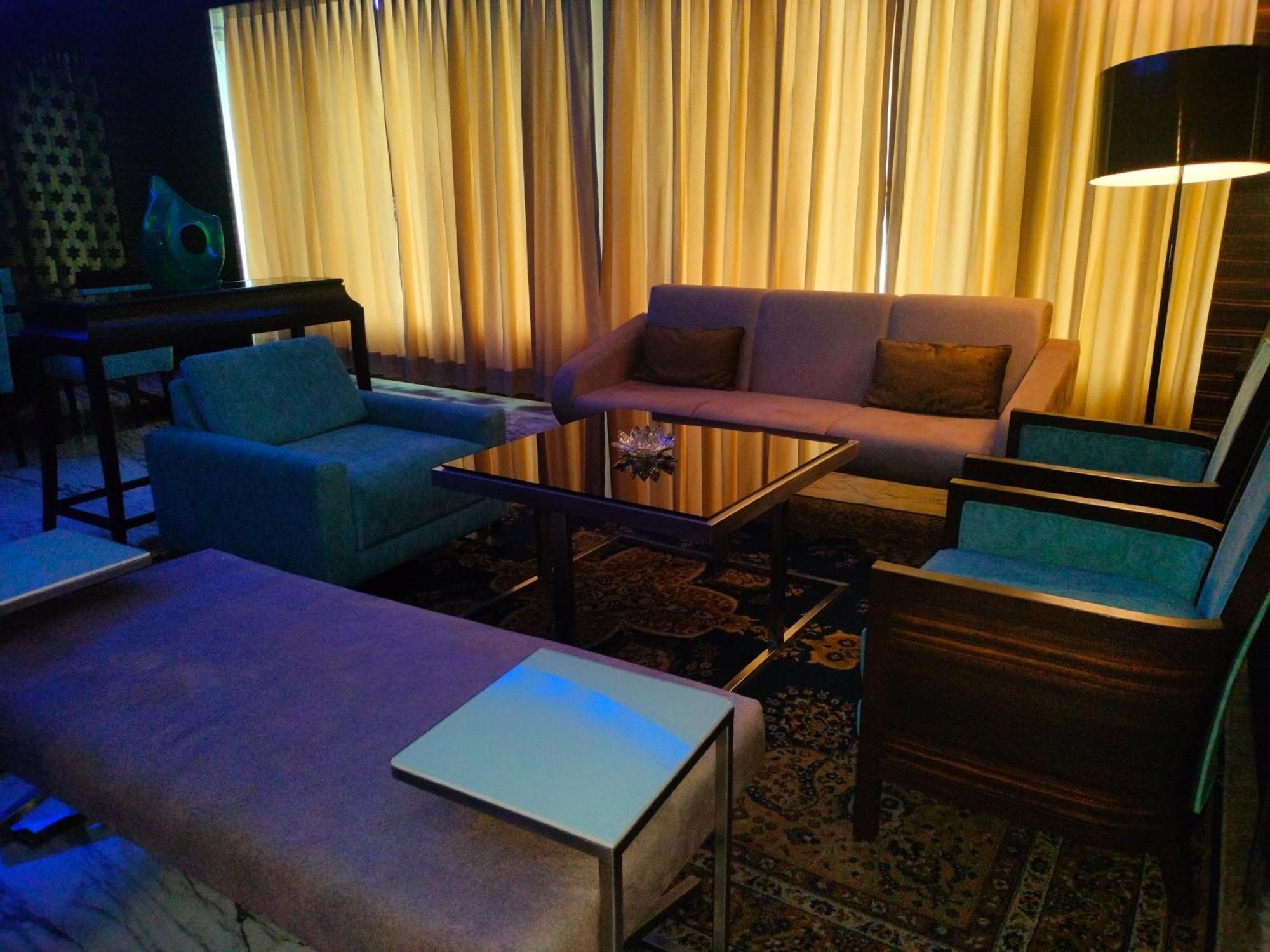 Holiday Inn Chandigarh Panchkula, An Ihg Hotel Eksteriør billede The interior of the lounge