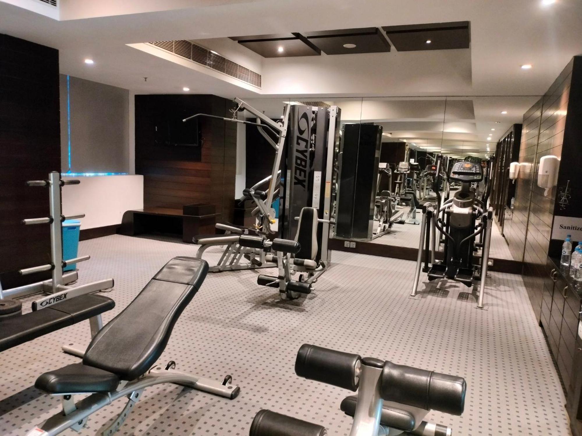 Holiday Inn Chandigarh Panchkula, An Ihg Hotel Eksteriør billede The gym at the Taj Mahal Palace